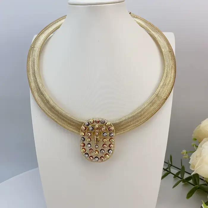 Grand collier audacieux de Style Simple brésilien