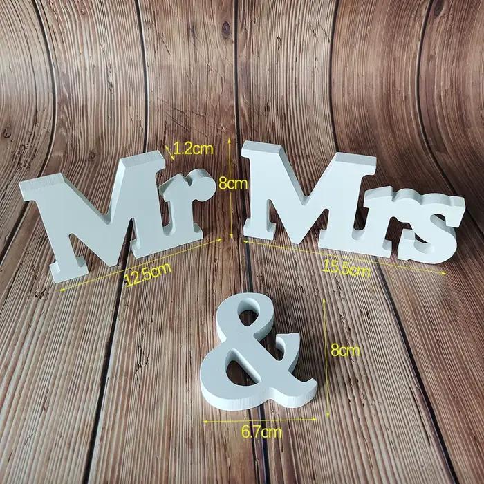 Décoration de mariage en bois rustique Mr & Mrs