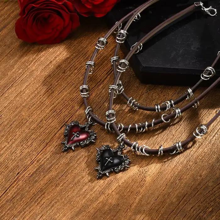 Collier cœur en forme de rose à épines de style gothique punk pour femmes