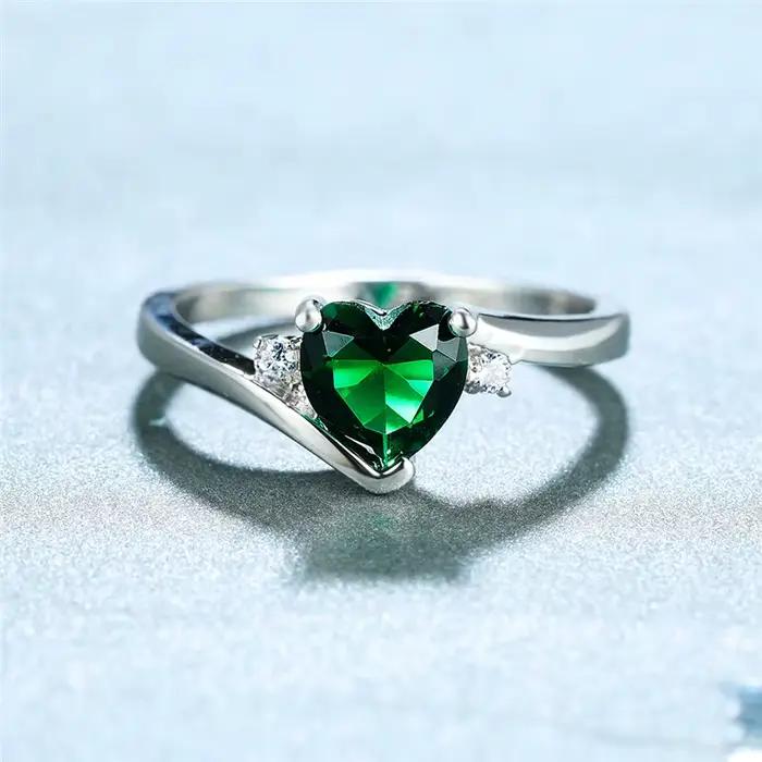 Bague de luxe en pierre de cristal vert pour femmes