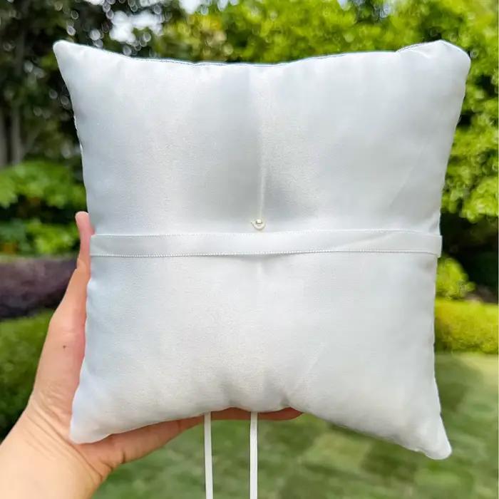 Coussin porte-alliances de mariage en dentelle florale blanche avec nœud perlé – Support pour alliances de cérémonie