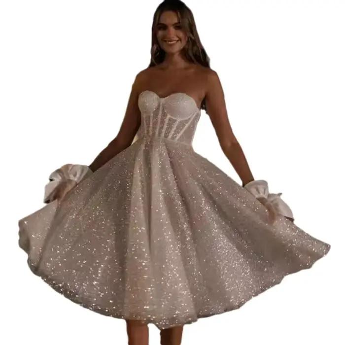 Robes De mariée courtes en gros fleurs blanches sans manches