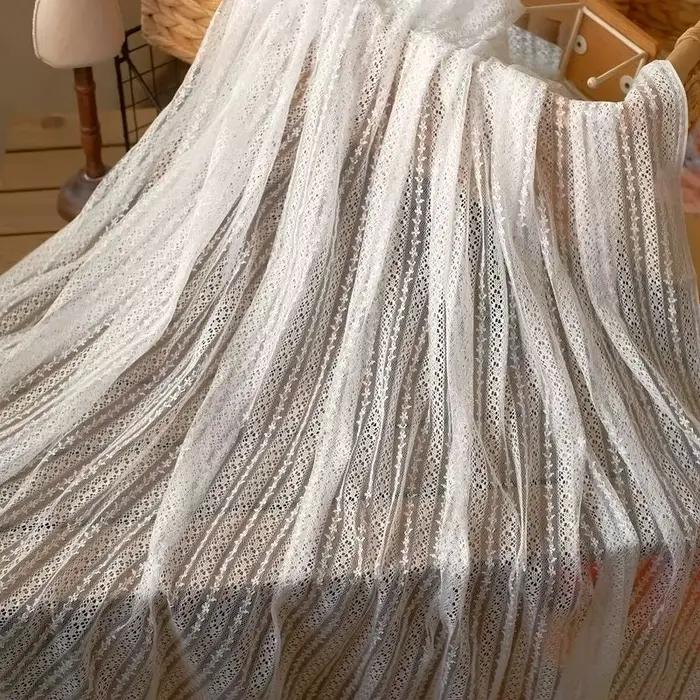Tissu de robe de mariée à rayures en maille douce