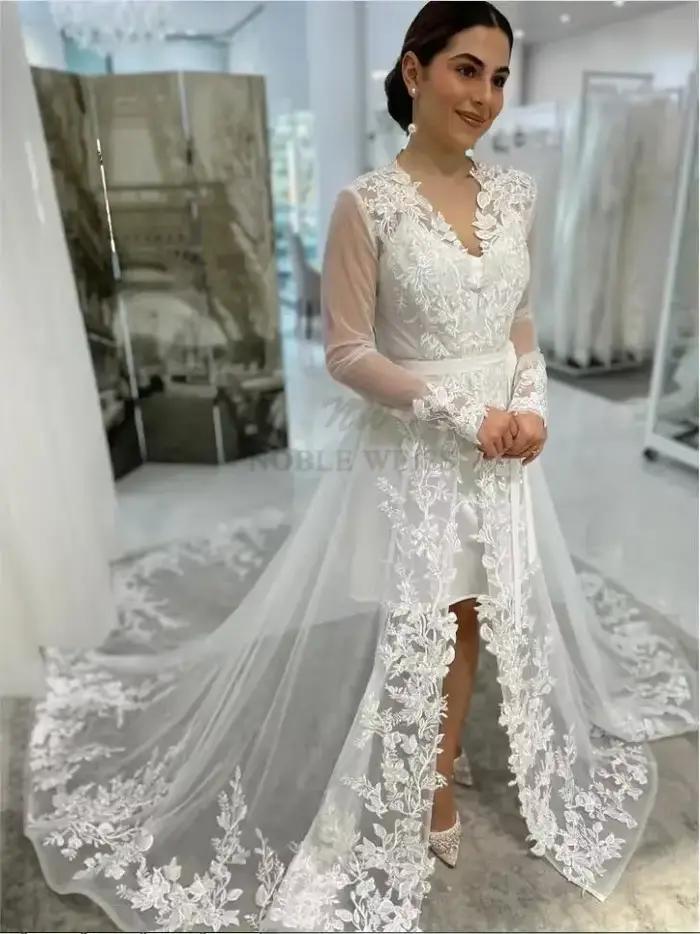 Veste de Mariage Noble Weiss en Polyester avec Train Royal Appliques Col en V pour Femmes Occasions Spéciales
