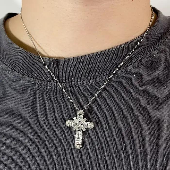 Colliers pendentif croix pour hommes