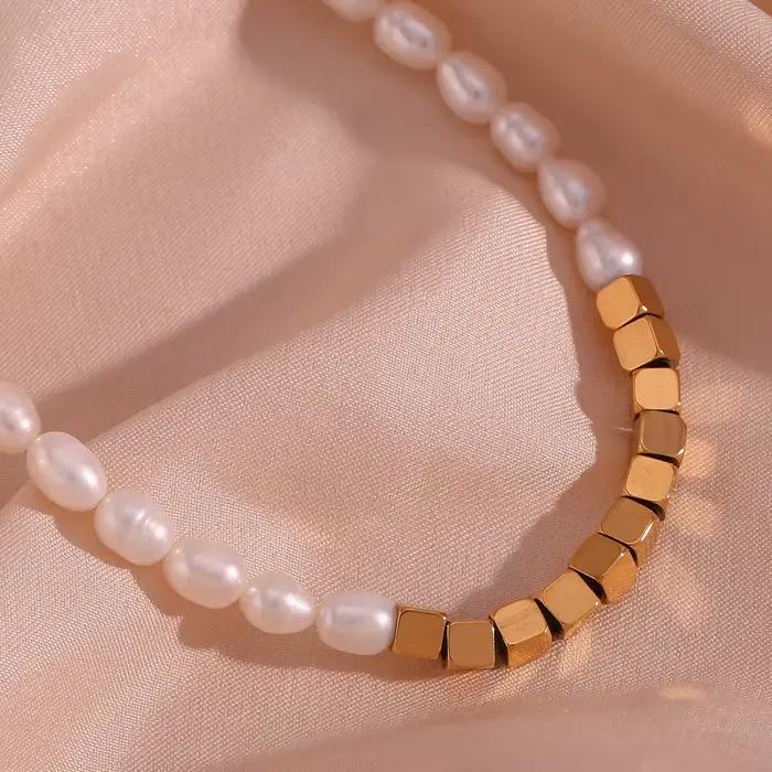 Ensemble de bijoux en perles d'eau douce et acier inoxydable doré pour femmes, collier et bracelet élégants à offrir pour occasions spéciales