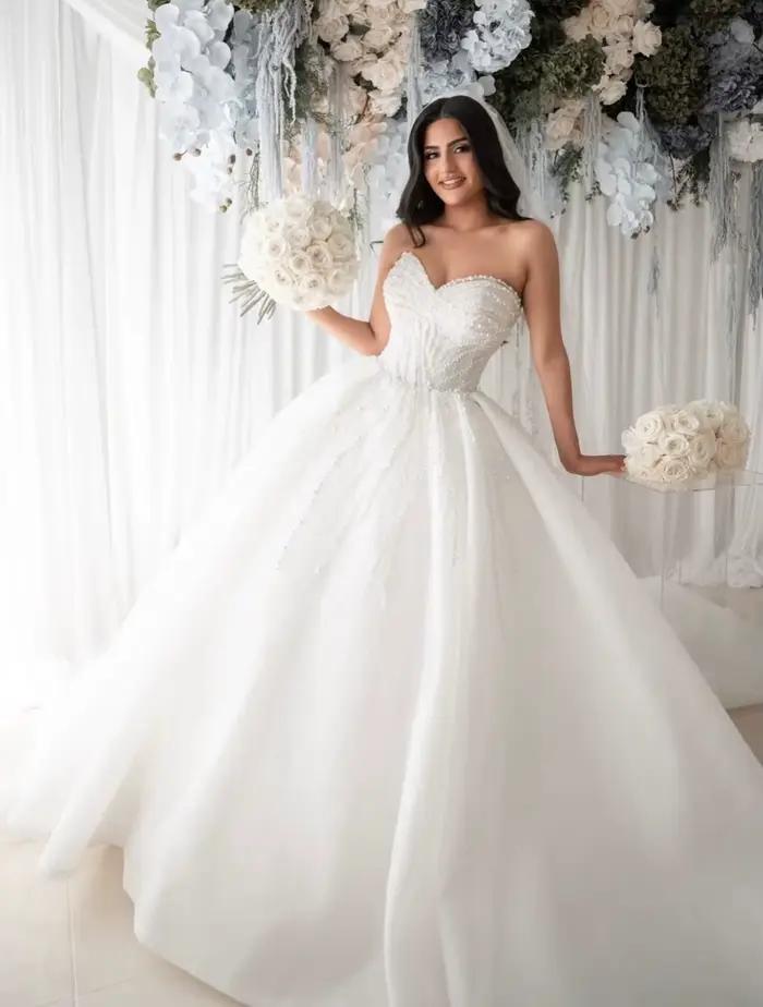 Robe de mariée Vinca Sunny en polyester avec perles, sans manches, silhouette princesse, train de balayage, décolleté Mon Amour, tulle, conception à lacets, adapté pour les femmes enceintes, blanc, champagne, ivoire, multi, rose, rouge