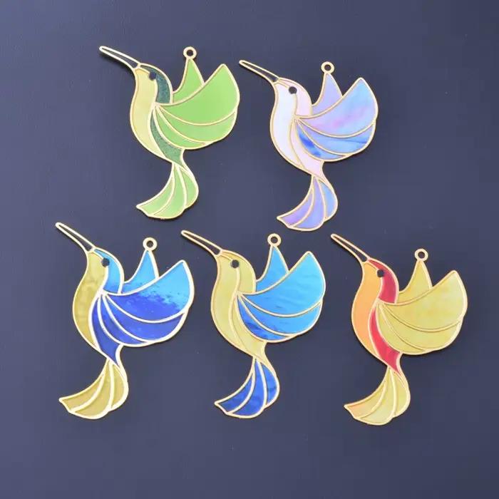 Bijoux d'Oreille en Forme d'Animaux Colorés Charms Romantiques et Mignons pour Femmes Occasions Spéciales Animaux Colorés Boucles d'Oreille