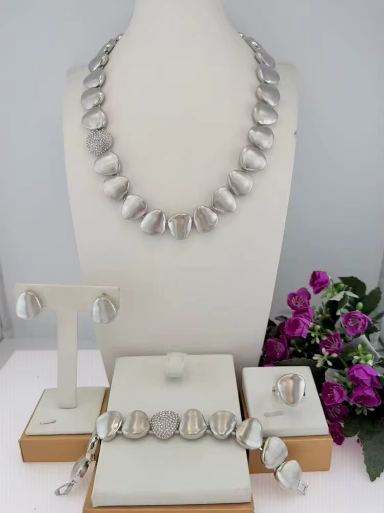 Nouvel Arrivage Ensemble de Bijoux Africains 4 Pièces Anti-Allergie Plaqué Or et Argent Collier Cœur