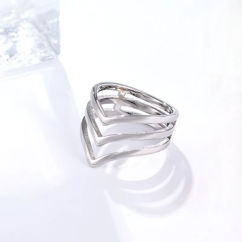 Bague en titane de qualité supérieure, polie à l'intérieur et à l'extérieur, en forme de V triple, p