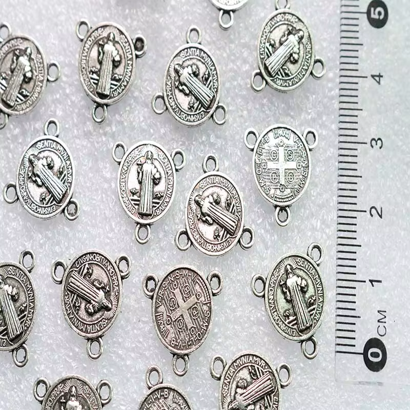 Centre de breloque à trois trous Saint bénit, collier, pendentif, fabrication de bijoux, accessoires