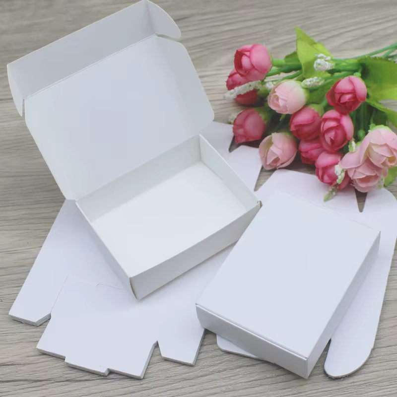 Nouveau 10 pièces 8x6x2 cm blanc/Kraft/noir présentoir de bijoux boîte d'emballage à la main avec am