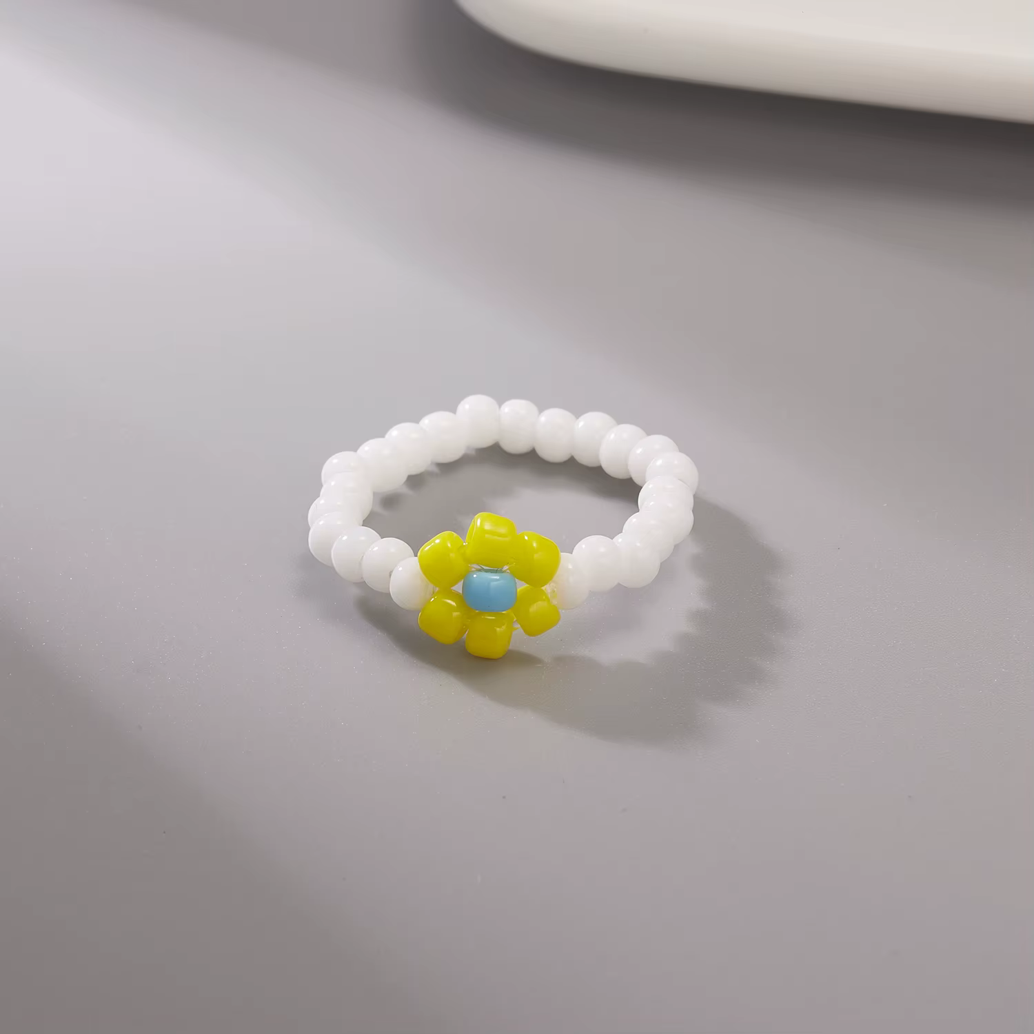 Bague à doigt fleurie colorée mignonne, perles de riz, chaîne élastique, bague perlée pour femme, bi
