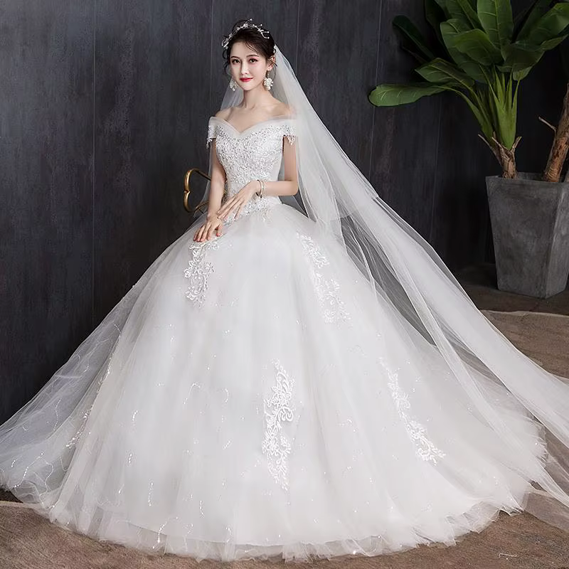 Off The Initiated Wedding fur s, appliques légères, perles, dentelle, mode, vente en gros, robe de m