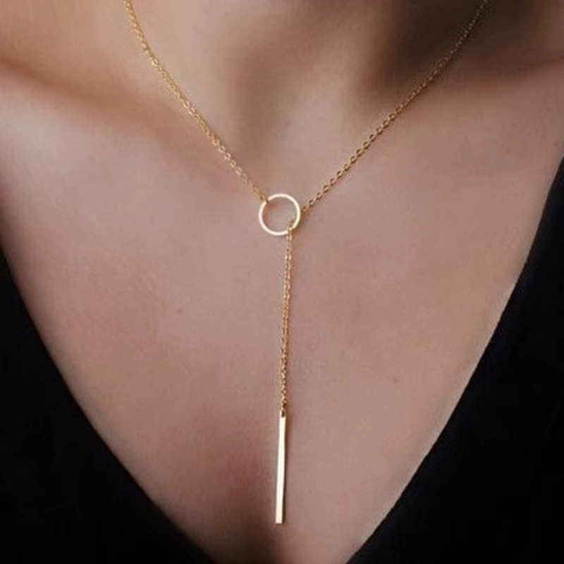 Collier pendentif rond minimaliste pour femmes, collier de clavicule en perles, longue chaîne de feu