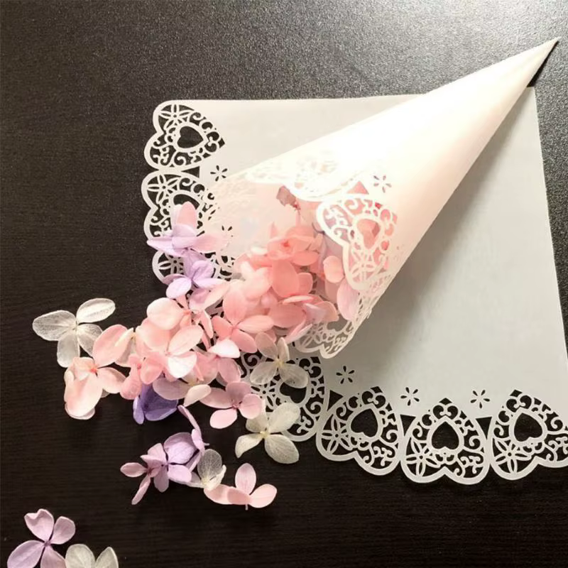 Dentelle en forme de cœur découpée au Laser | Bonbons en forme de cœur, décorations de mariage, cône