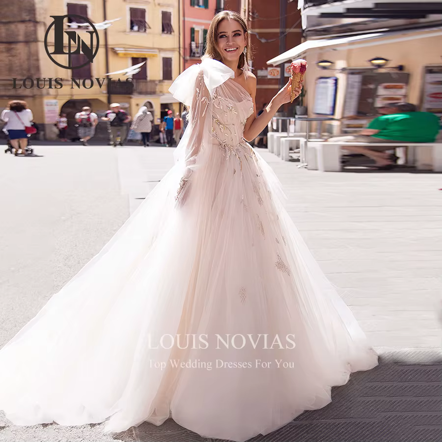 LOUIS NOVIAS a-ligne robes de mariée pour les femmes personnalité une épaule à manches longues exqui