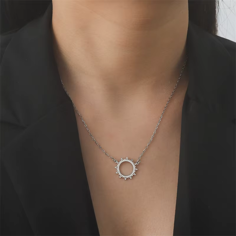 Wald Eavan-Collier en Acier Inoxydable Plaqué Ethnique pour Femme, Pendentif Totem du Soleil, Charme