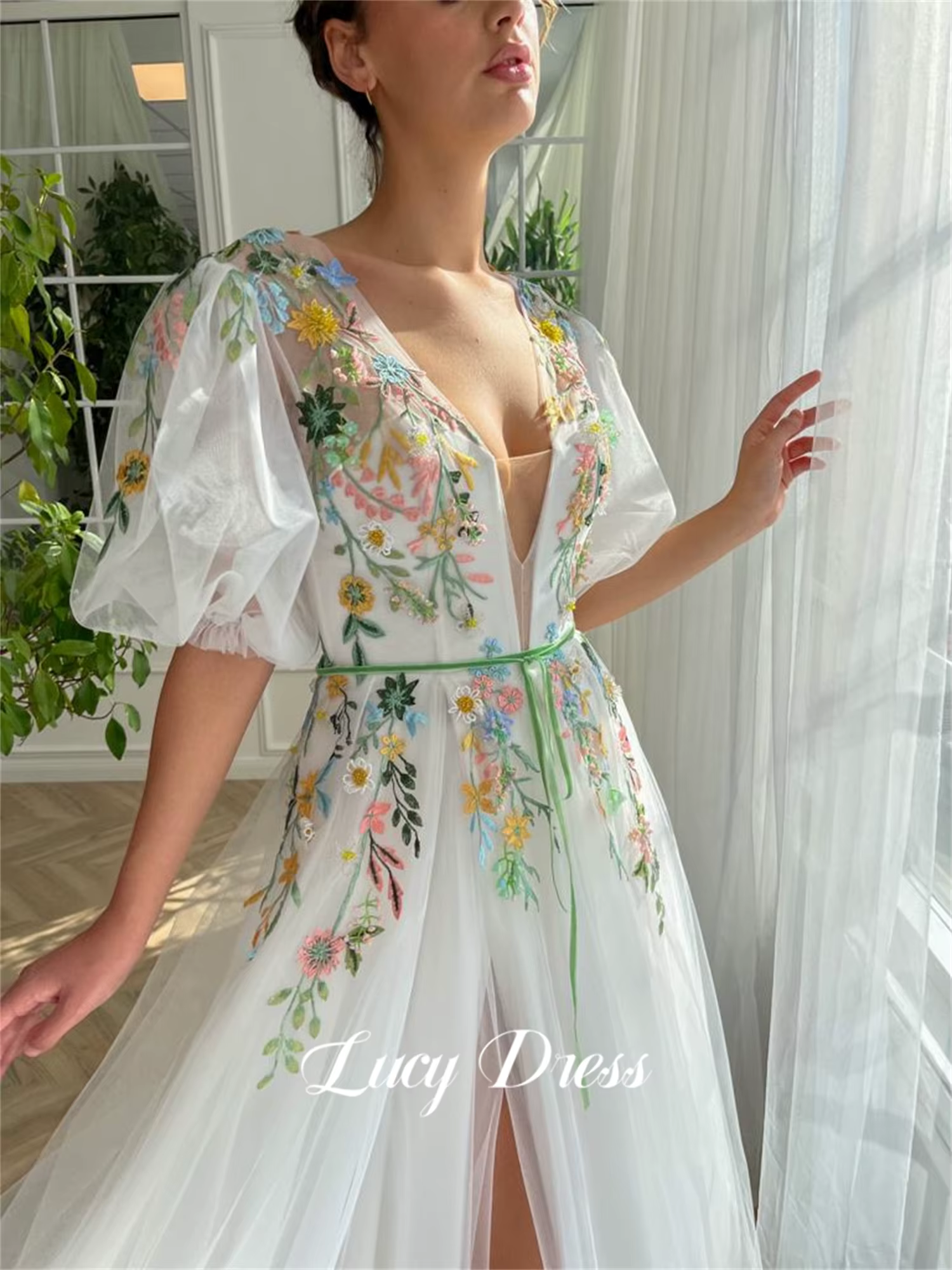Robes de mariée personnalisées Lucy, broderie florale, tissu luxueux, robes de soirée, robes de mari