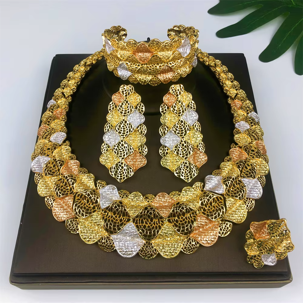 Ensemble complet de bijoux plaqués or 18 carats pour femmes, collier rond classique, boucles d'oreil
