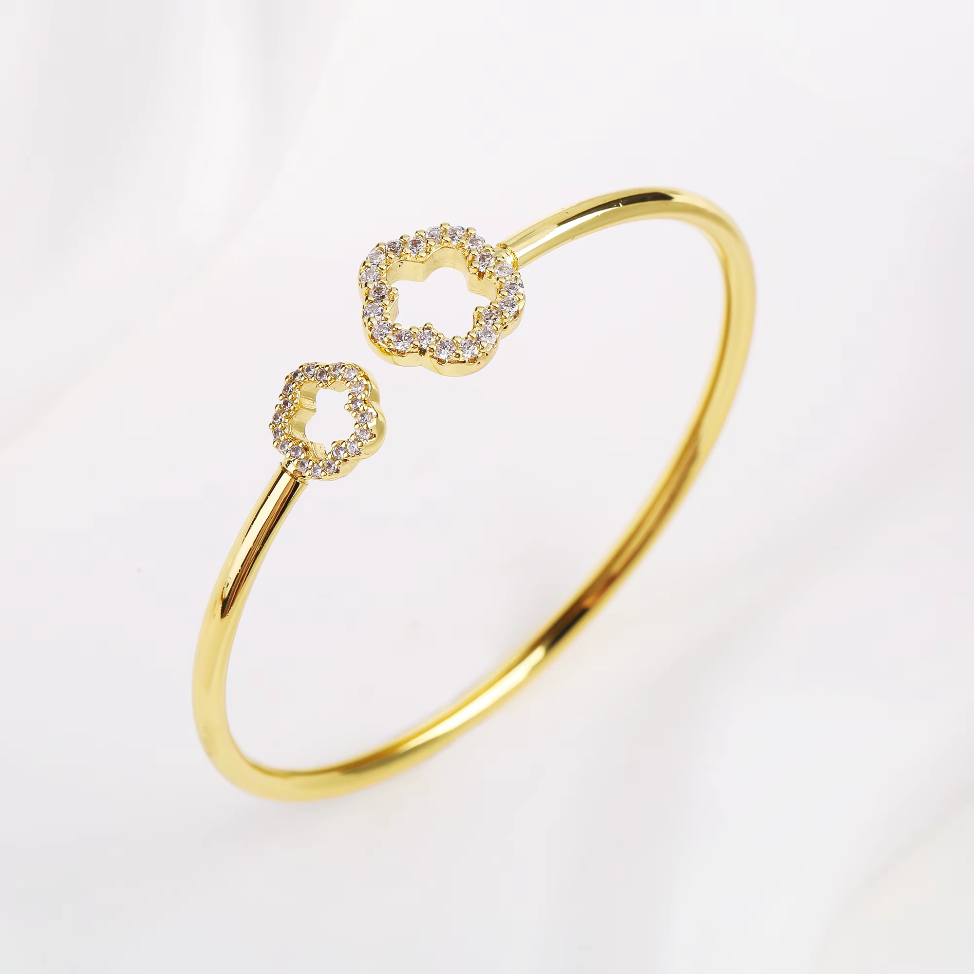 Bracelet ouvert fleur pour femme, bijoux de fête pour fille, brillant, contre-indiqué, creux, cinq c