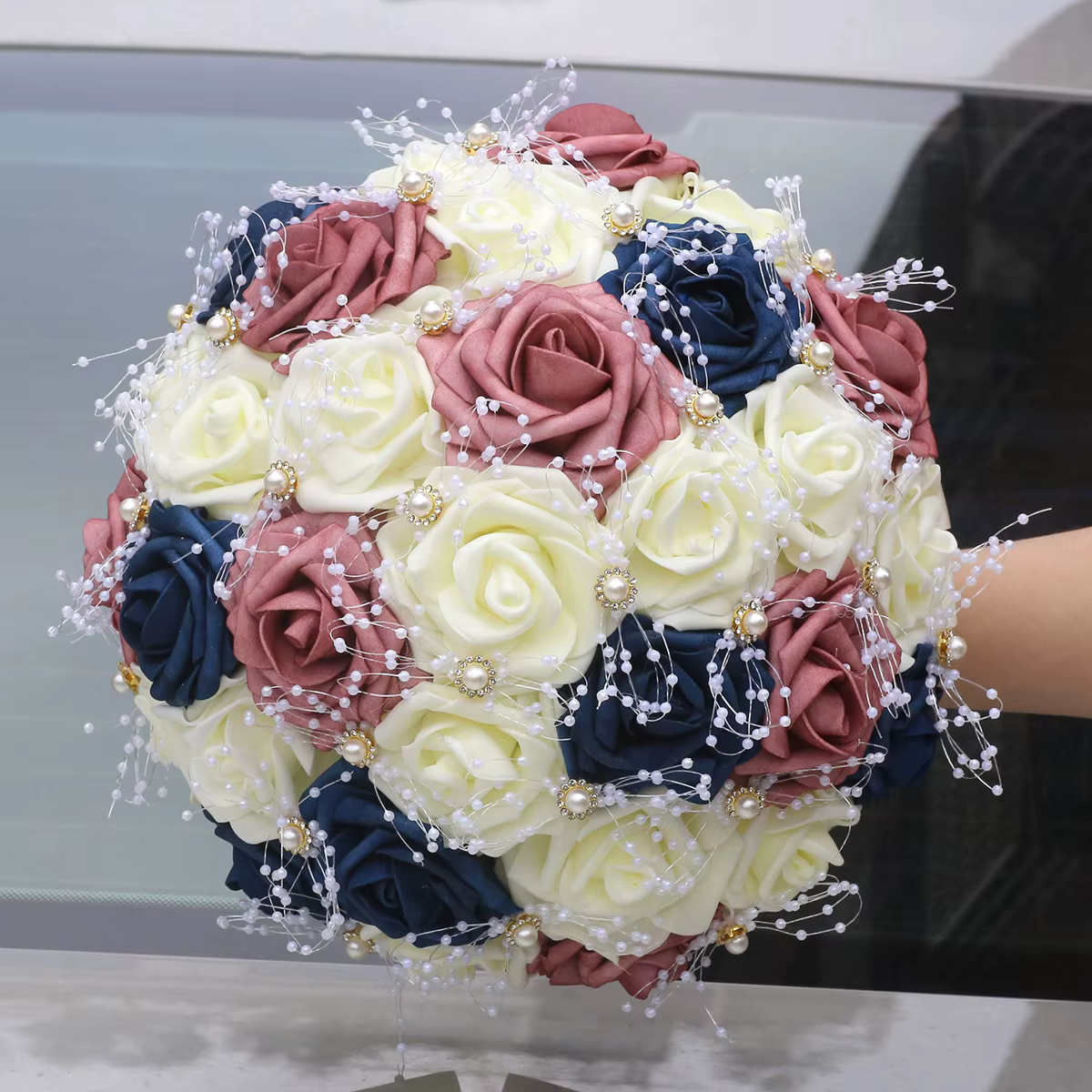 Bouquet de mariée en mousse de rose YeeNanee avec cordon de perles pour la mariée et les demoiselles
