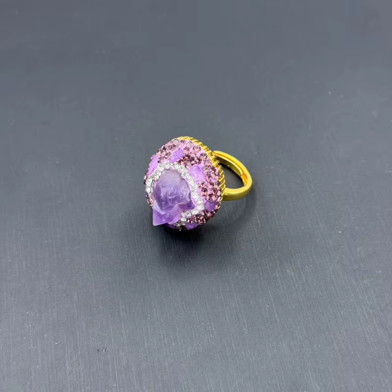 Ensemble collier, bague et boucles d'oreilles en perles de cristal d'améthyste brute, entièrement in