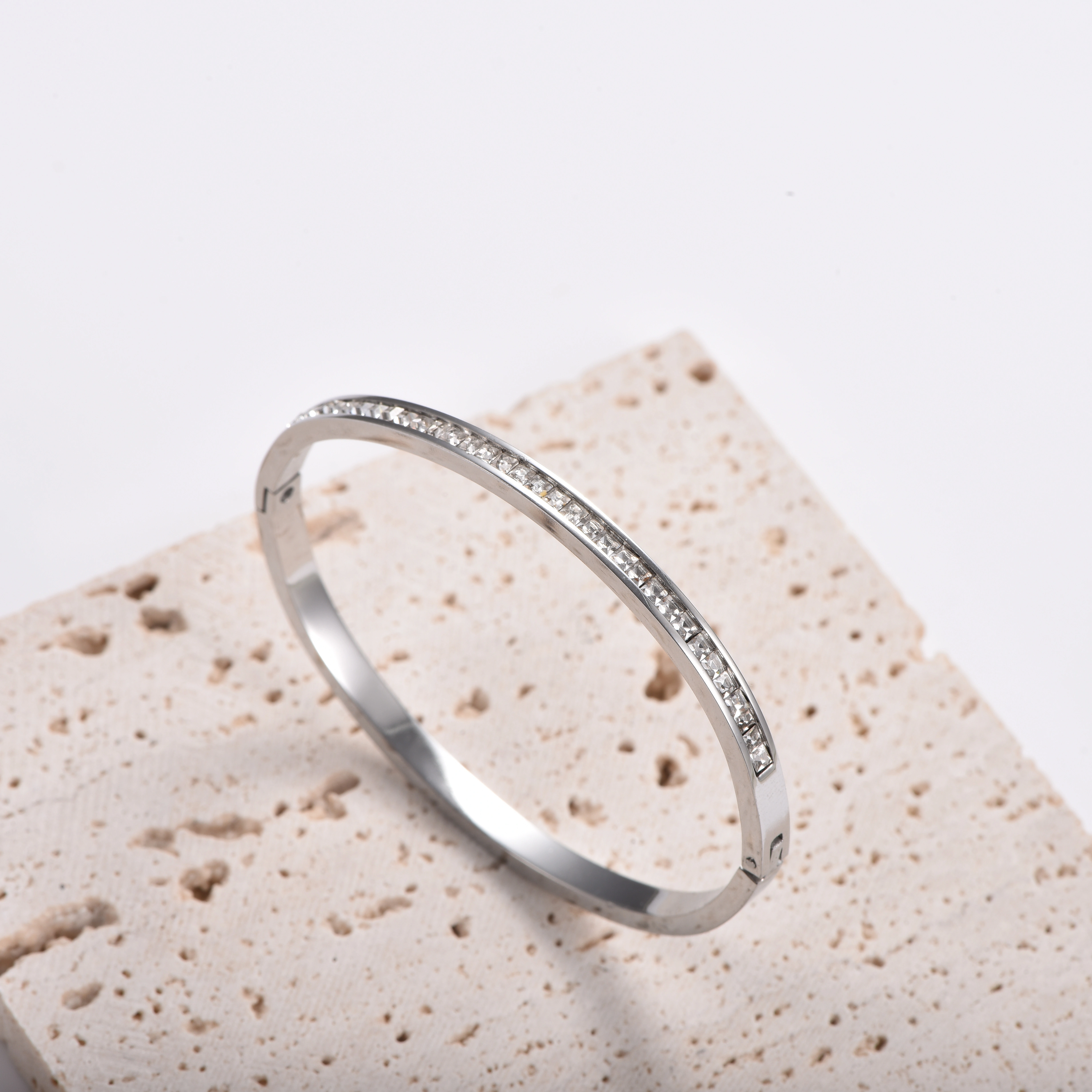 Bijoux minimalistes plaqués or 18 carats/or rose/argent pour un usage quotidien, bracelet jonc en CZ