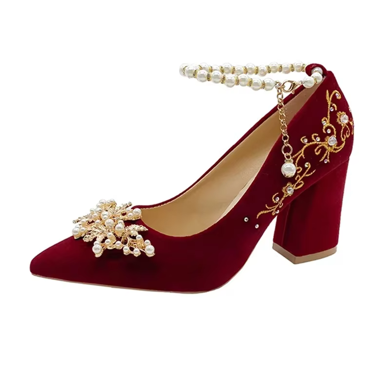2025 nouveau or brodé fleurs épais talons hauts femmes grande chaîne perle décor pompes de mariage f