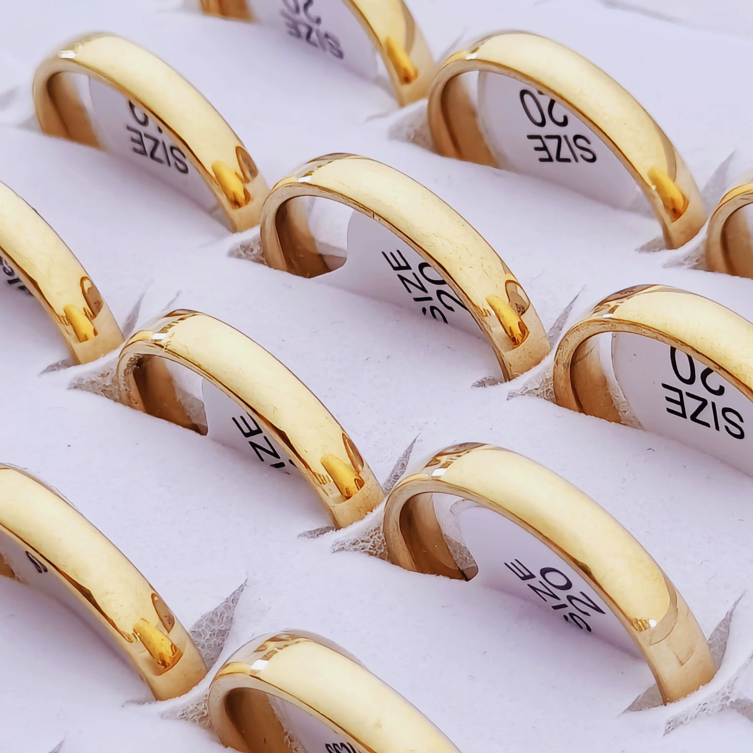 Bague dorée en acier inoxydable pour hommes et femmes, largeur 4/6/8MM, bijoux de mariage, vente en 