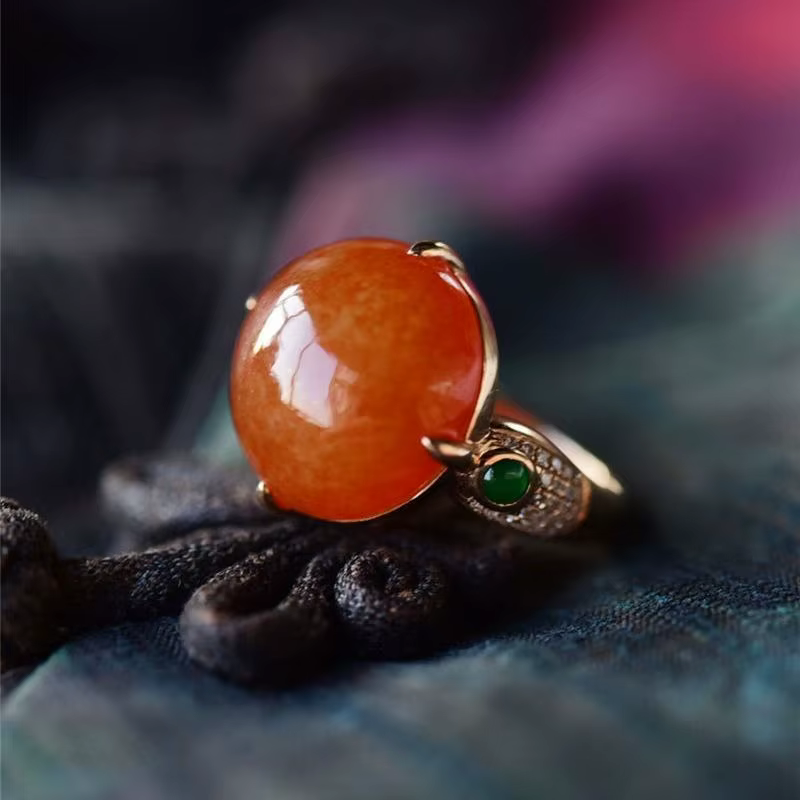 Inspiré par des bagues de fiançailles circulaires incrustées de calcédoine naturelle rouge glacé pou