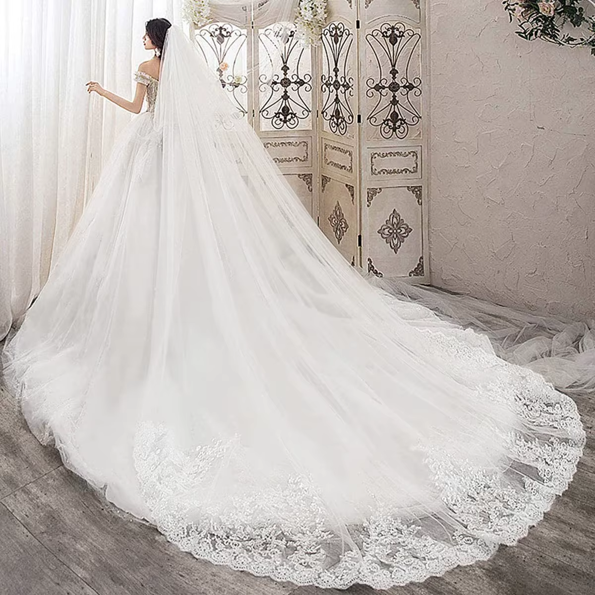Voiles de mariage élégants Appliques dentelle une couche blanc ivoire Tulle voile de mariée avec pei
