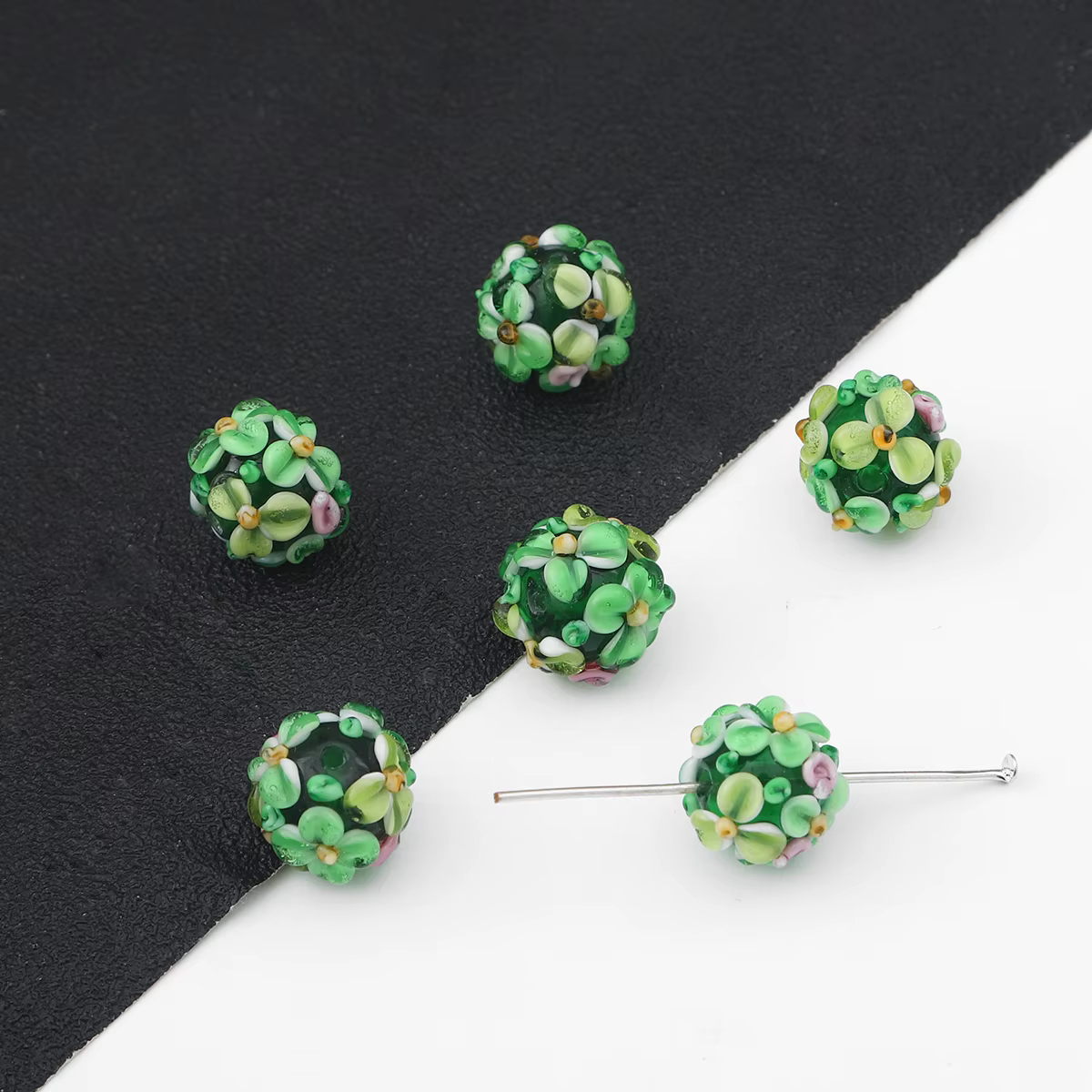 Perle de verre au chalumeau faite à la main de 12mm, 1 pièce, avec motif floral, pour la fabrication