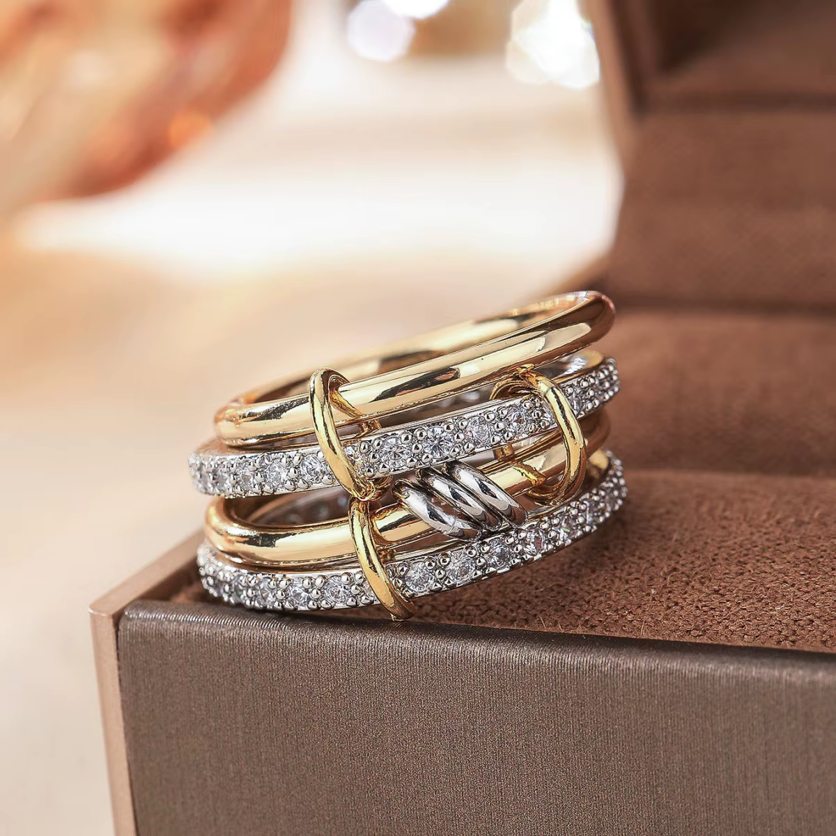 Une Niche bague de bijoux en cuivre bicolore à quatre anneaux, hypoallergénique, Style Ins, artefact