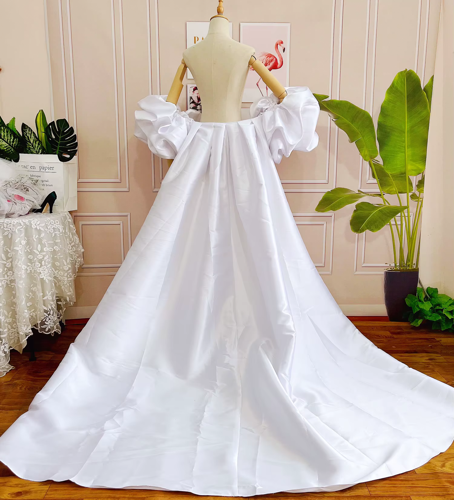 Cape de mariage en satin Mikado, tenue élégante longue et ronde à manches spectaculaires DJ199