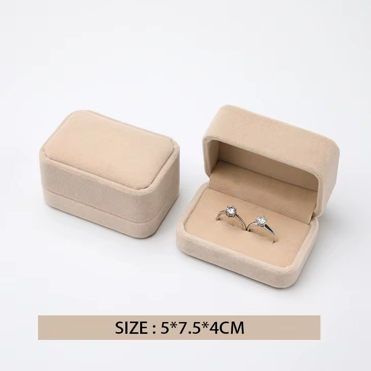 Boîte à bague en flanelle personnalisée - Initiales et date personnalisées, boîte à bague de fiançai