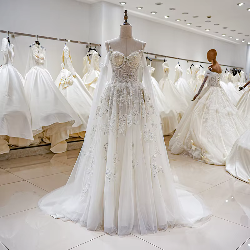Robe de Mariée Bohème Personnalisée, Col en V, Sur Mesure, Train Court, Dos aux, Appliques, Bretelle