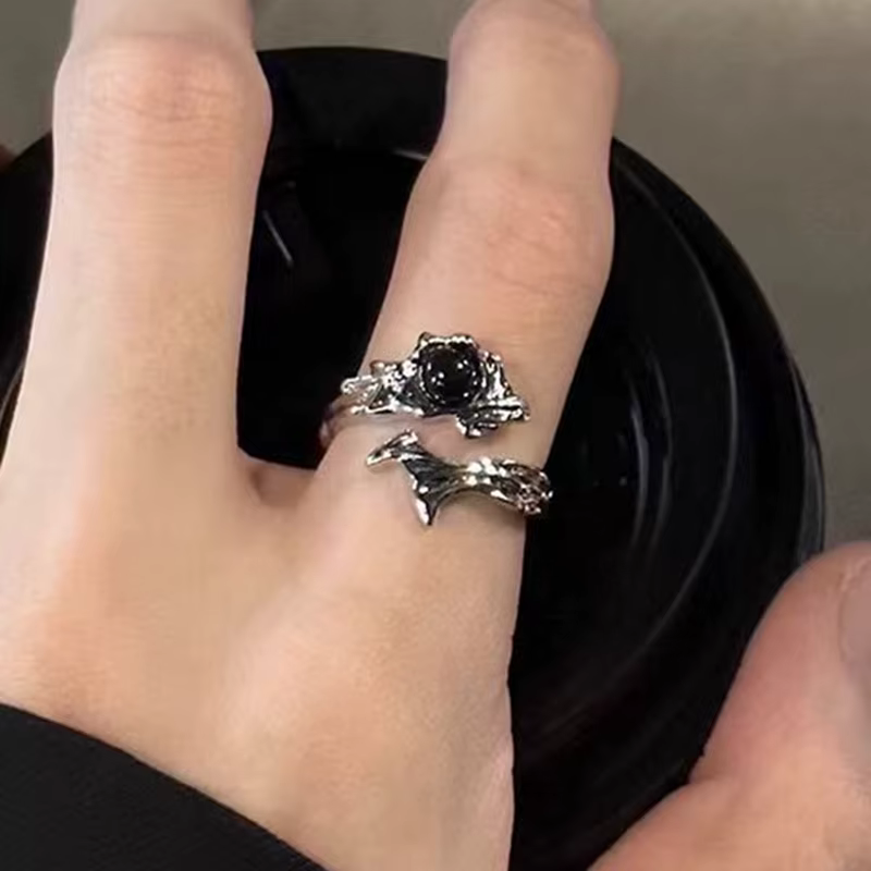 Bague en pierre précieuse irrégulière gothique pour femme, bague en pierre noire réglable, bague pun