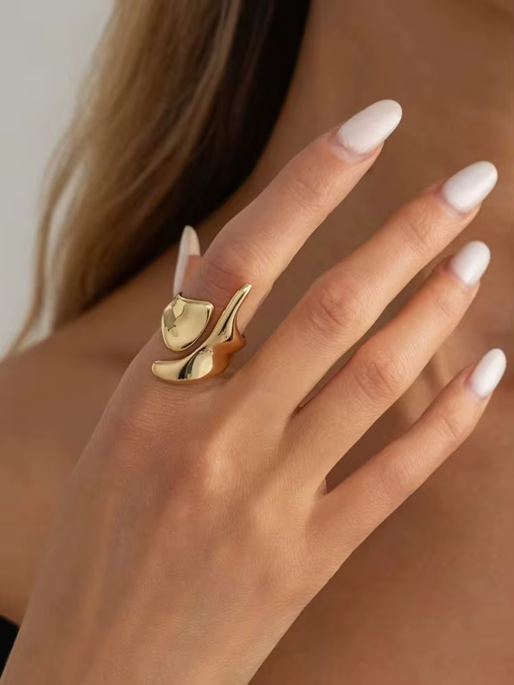 Bague fantaisie asymétrique pour femme, simple et tendance, accessoire pour le doigt index
