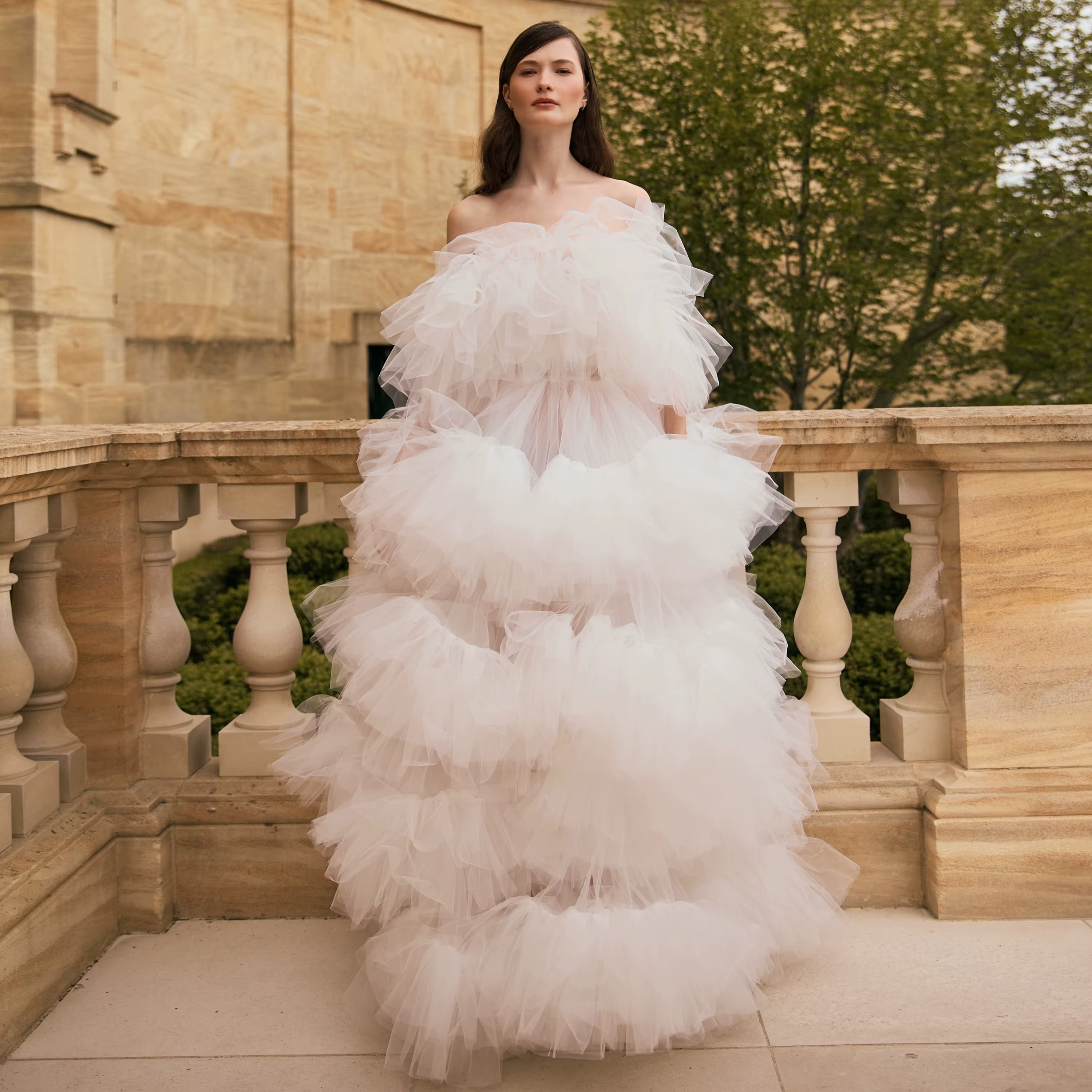 Robe de mariée blanche à épaules dénudées en tulle à volants, robe de bal volumineuse à couches supe