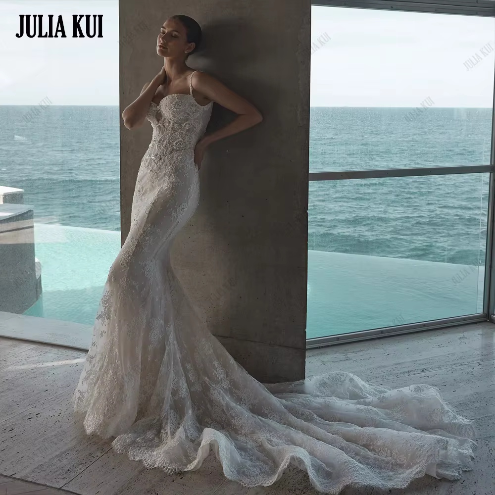 Julia Kui Robes de mariée sirène en dentelle exquise, brodées de perles, sans manches, à bretelles s