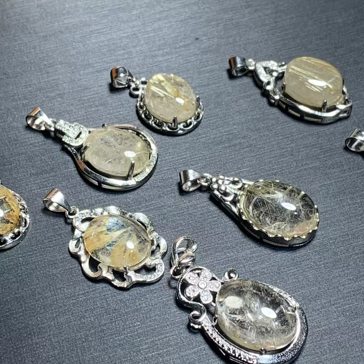Collier pendentif ovale en quartz rutilé or naturel 40 mm, bijoux fins faits à la main, pierres en g