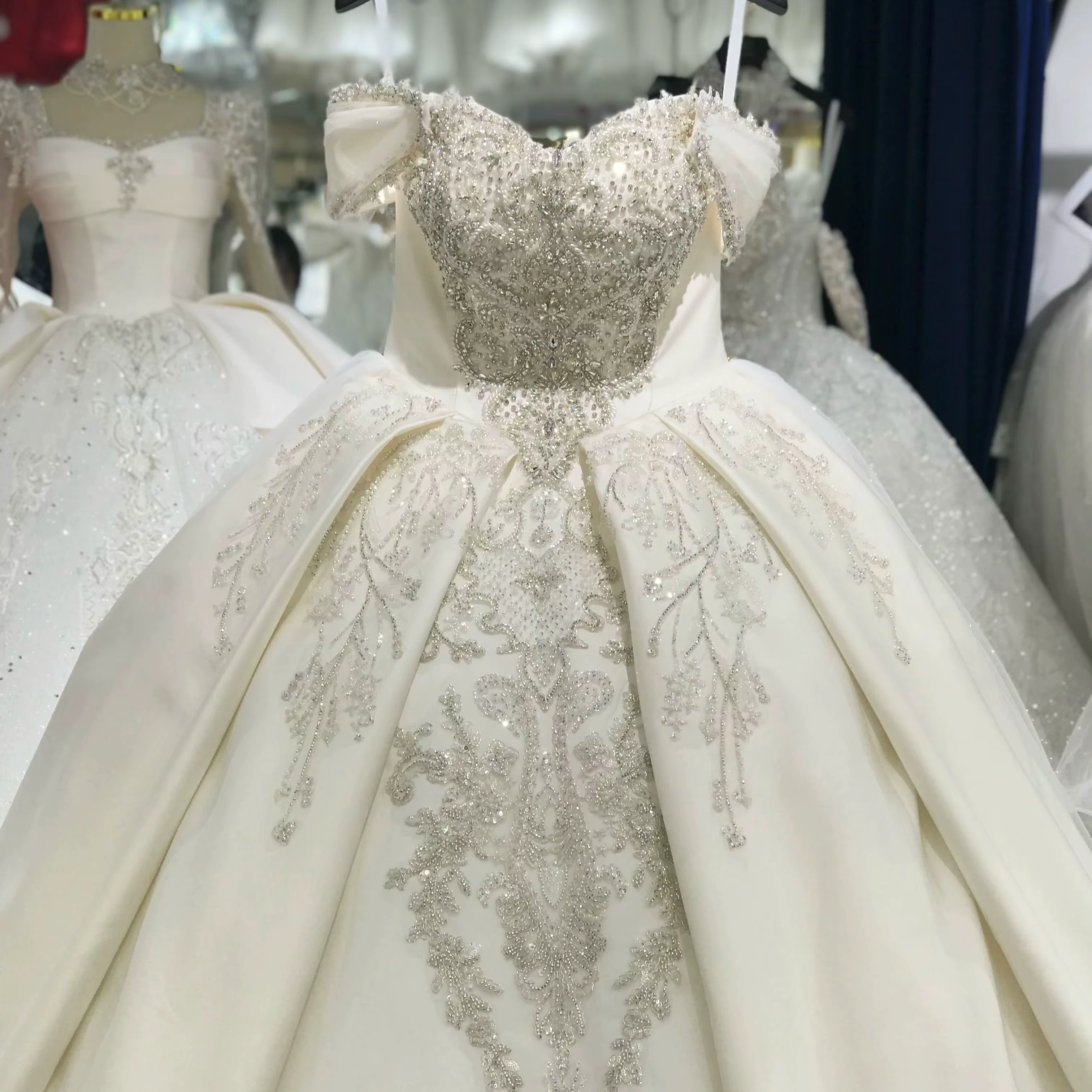 Kisswhite Xlove Collection personnalisé Satin hors de l'épaule dentelle robe de bal Satin élégant ro