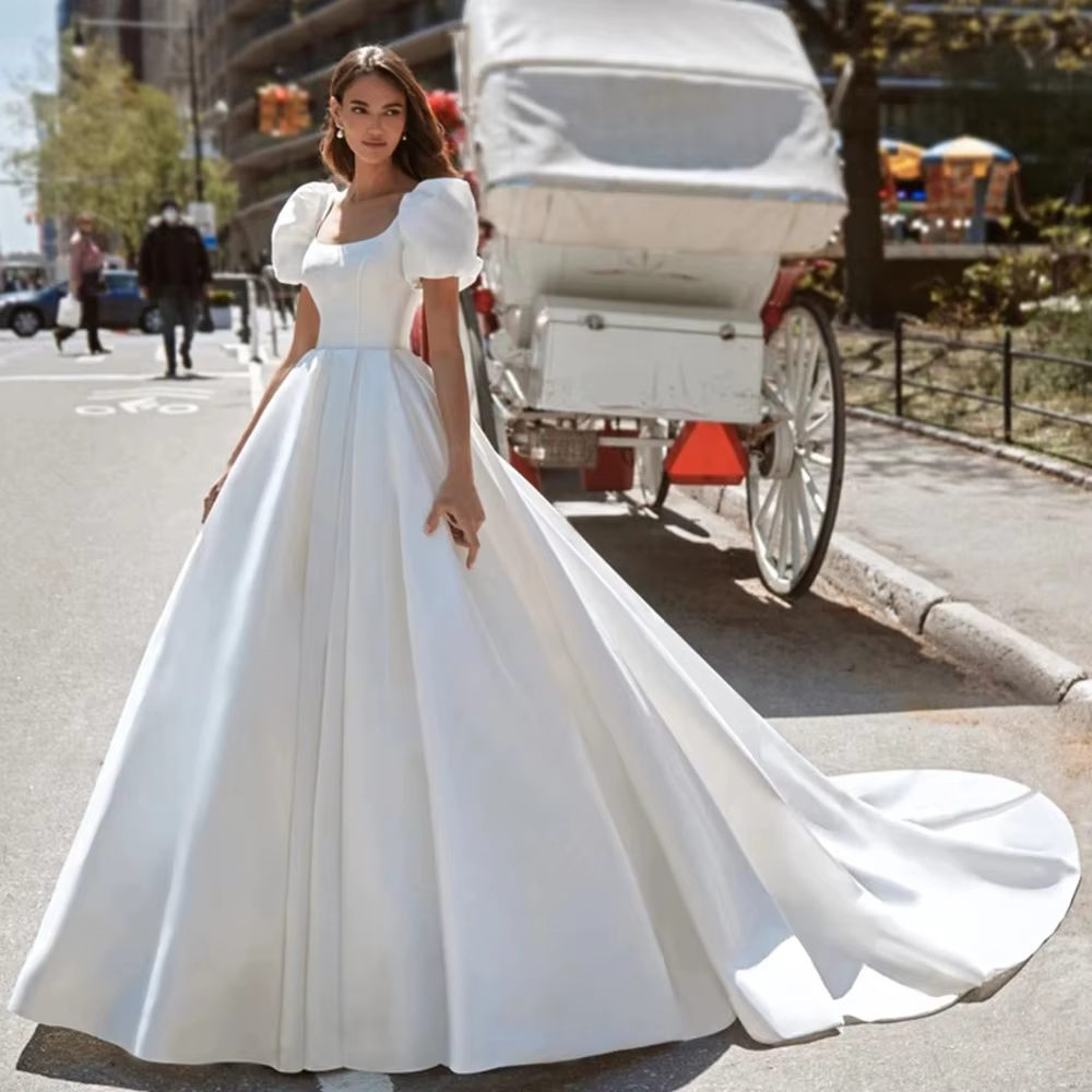 Robe de Mariée Personnalisée à Col Carré, Manches Courtes Bouffantes, Dos aux, Traîne de Chapelle, S