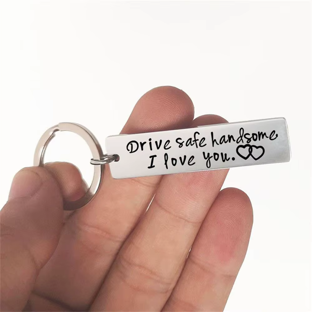 Pendentifs gravés pour femme, cadeau pour mari, conduite en toute sécurité, accessoires de mode élég