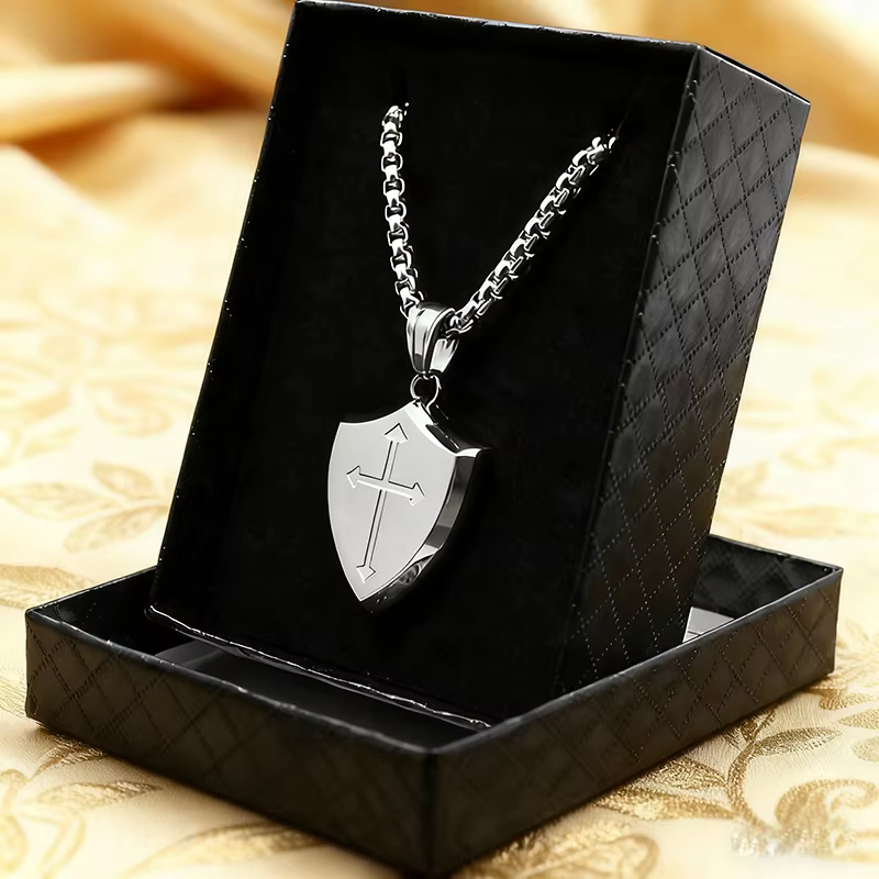 Collier pendentif croix bouclier templier de chevalier, amulette religieuse en acier inoxydable doré