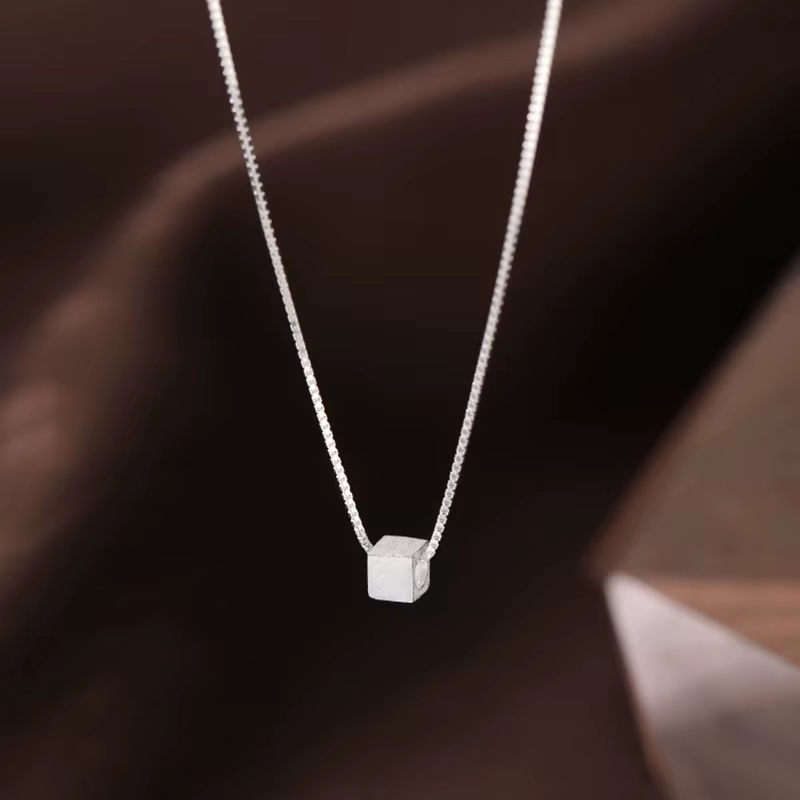 Colliers pendentifs carrés minimalistes couleur argent pour femmes, bijoux de mode personnalisés, ac