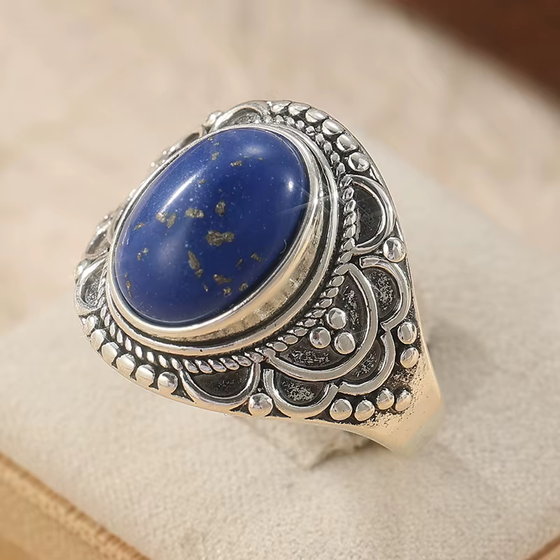 Bague vintage magnifique incrustée de lapis-lazuli synthétique ovale, sculptée à la main pour femmes
