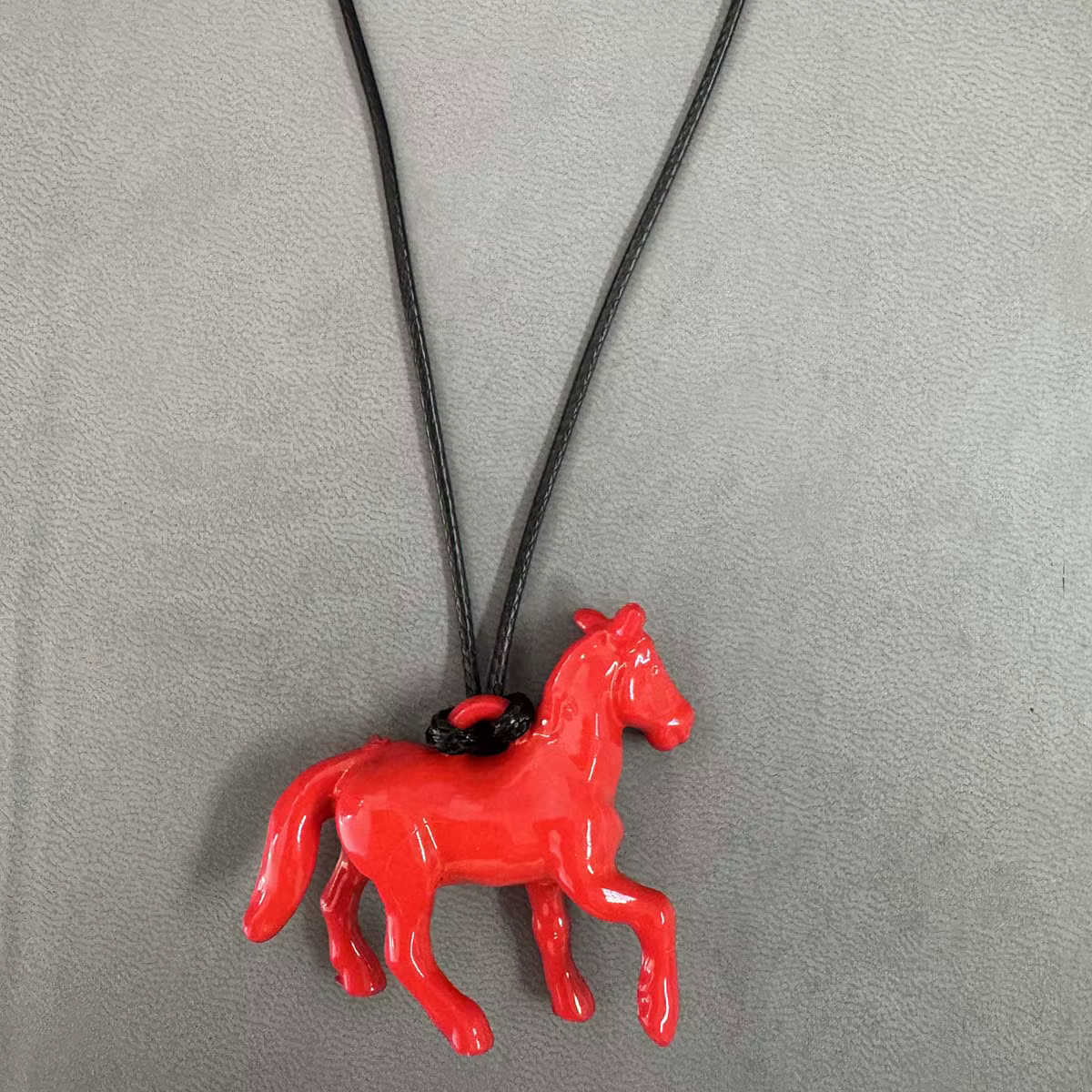 Collier Long avec pendentif cheval coloré pour femmes, chaîne de pull réglable, bijoux, accessoires 