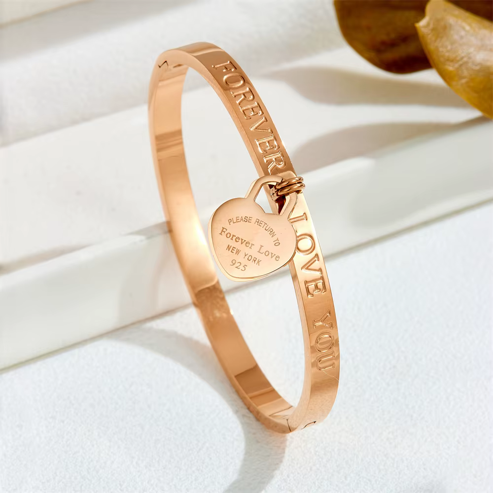 Bracelet d'amour en acier titane, bracelet pour femme au Design Double cœur, bijoux de luxe exquis, 